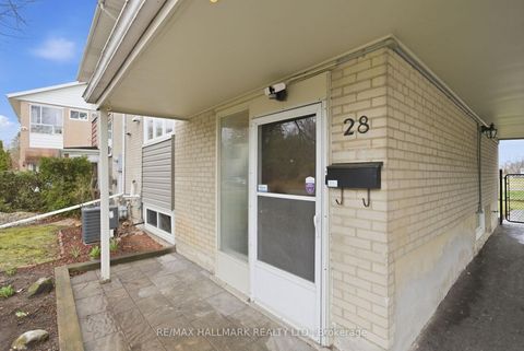 Photo 5 at 28 Langbourne Place, Don Mills, Toronto