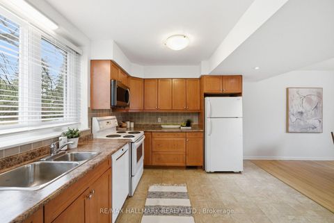 Photo 10 at 28 Langbourne Place, Don Mills, Toronto