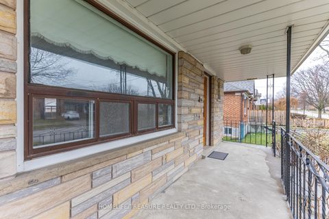 Photo 2 at 166 Delta Street, Alderwood, Toronto