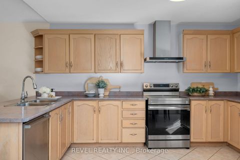 Photo 8 at 77 Marsellus Drive, Holly, Barrie