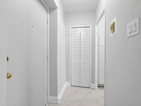 Photo 1 at 404 - 2 Ridelle Avenue, Forest Hill North, Toronto