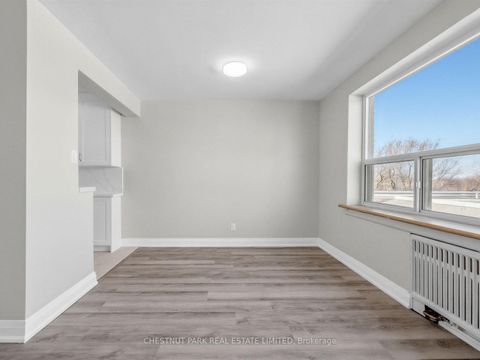 Photo 5 at 404 - 2 Ridelle Avenue, Forest Hill North, Toronto