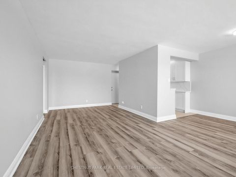 Photo 6 at 404 - 2 Ridelle Avenue, Forest Hill North, Toronto