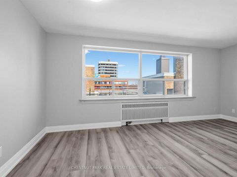 Photo 8 at 404 - 2 Ridelle Avenue, Forest Hill North, Toronto