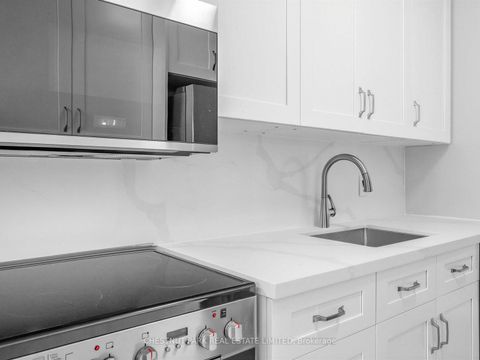 Photo 10 at 404 - 2 Ridelle Avenue, Forest Hill North, Toronto