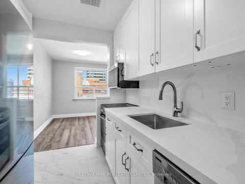 Photo 11 at 404 - 2 Ridelle Avenue, Forest Hill North, Toronto