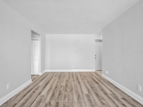 Photo 14 at 404 - 2 Ridelle Avenue, Forest Hill North, Toronto