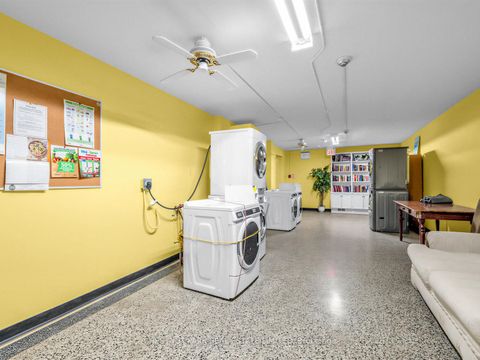 Photo 24 at 404 - 2 Ridelle Avenue, Forest Hill North, Toronto