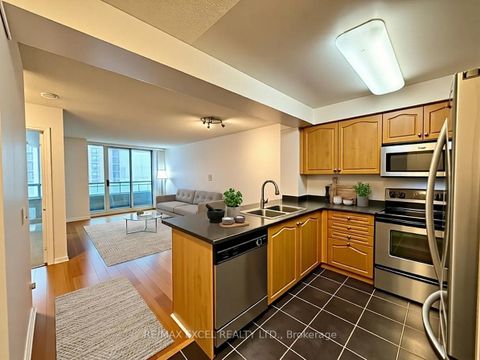 Photo 10 at 712 - 350 Red Maple Road, Langstaff, Richmond Hill