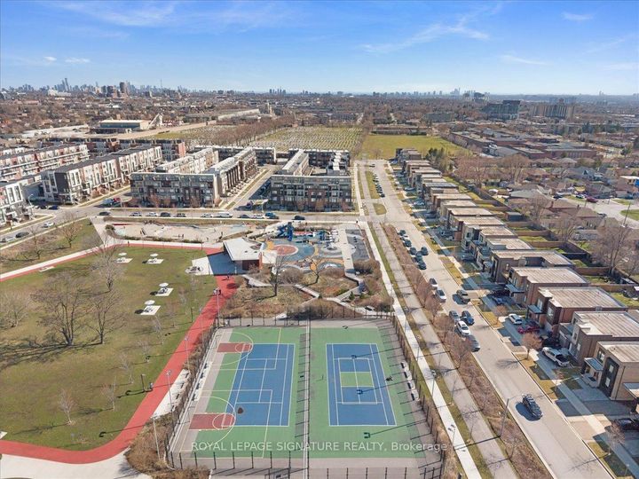 Photo 37 at 8 - 181 William Duncan Road, CFB, Toronto