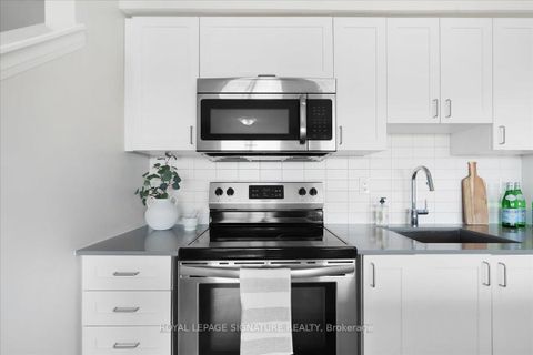 Photo 7 at 8 - 181 William Duncan Road, CFB, Toronto