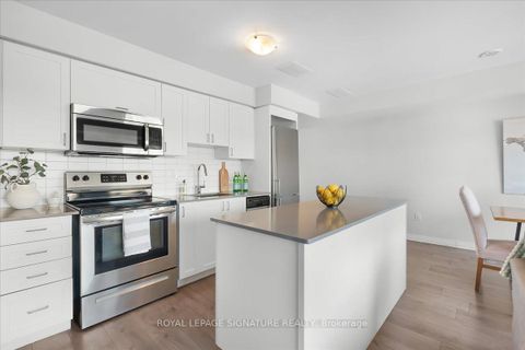 Photo 9 at 8 - 181 William Duncan Road, CFB, Toronto