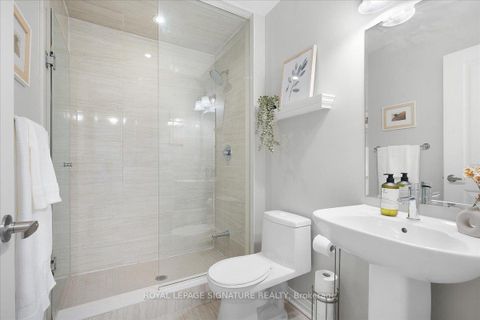 Photo 17 at 8 - 181 William Duncan Road, CFB, Toronto