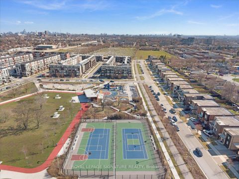 Photo 37 at 8 - 181 William Duncan Road, CFB, Toronto