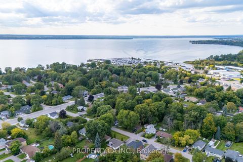 Photo 3 at 176 Pleasant Boulevard, Keswick South, Georgina