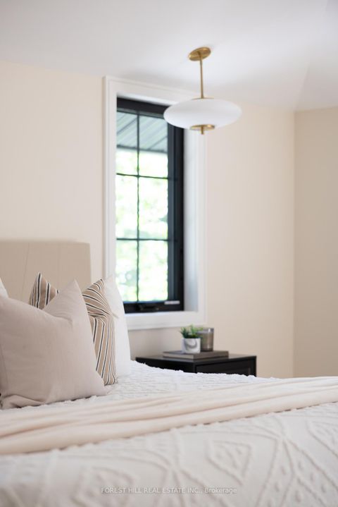 Photo 22 at 52 Roxborough Drive, Moore Park, Toronto