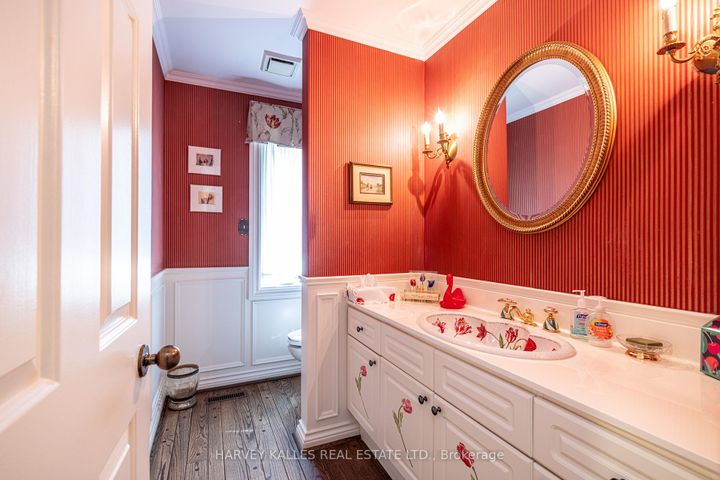 Photo 14 at 10 Whitelaw Court, Grandview, Markham