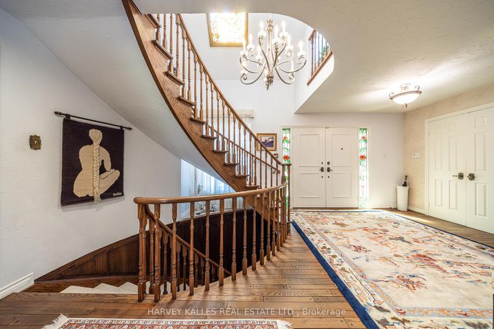 Photo 16 at 10 Whitelaw Court, Grandview, Markham