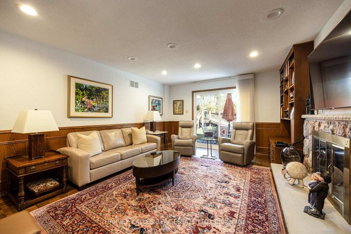 Photo 18 at 10 Whitelaw Court, Grandview, Markham