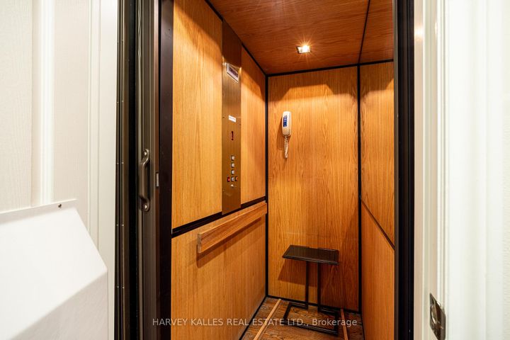 Photo 19 at 10 Whitelaw Court, Grandview, Markham