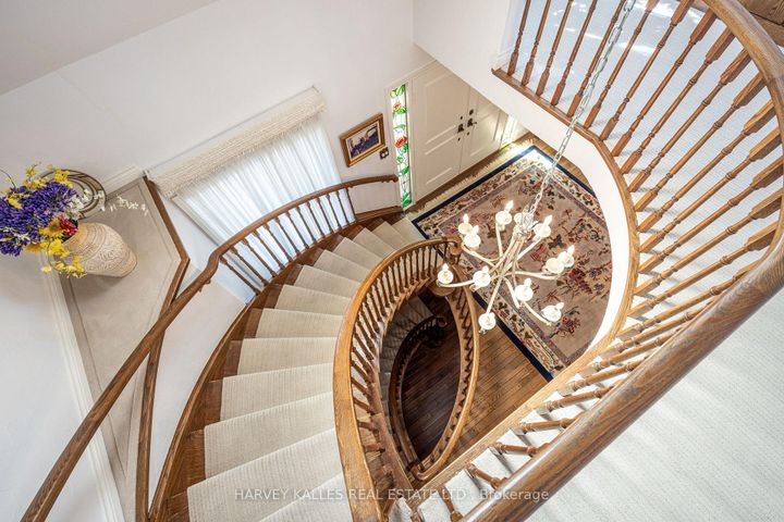 Photo 27 at 10 Whitelaw Court, Grandview, Markham