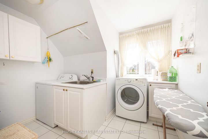 Photo 29 at 10 Whitelaw Court, Grandview, Markham