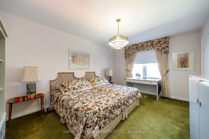 Photo 30 at 10 Whitelaw Court, Grandview, Markham