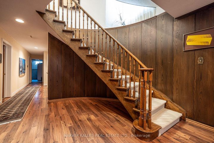 Photo 38 at 10 Whitelaw Court, Grandview, Markham