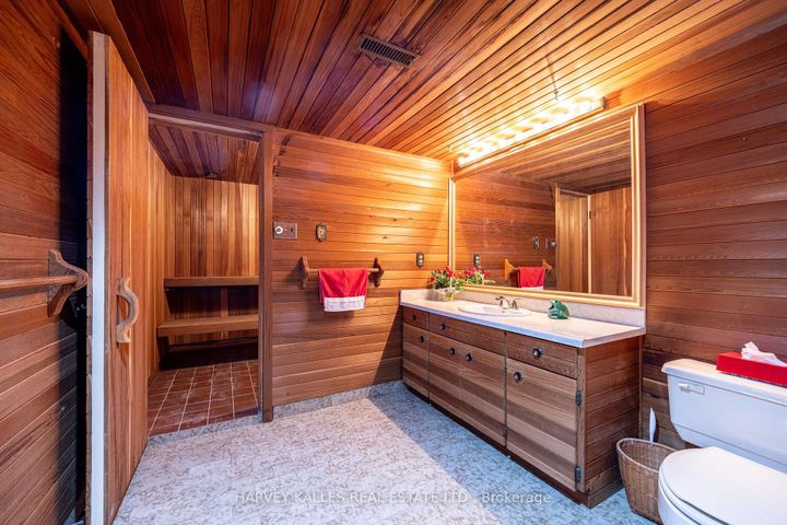 Photo 42 at 10 Whitelaw Court, Grandview, Markham