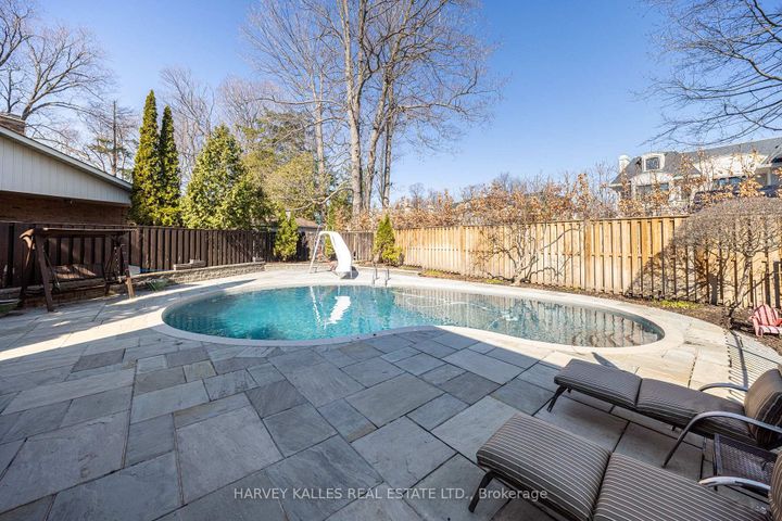 Photo 44 at 10 Whitelaw Court, Grandview, Markham