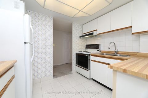 Photo 14 at 1704 - 10 Kenneth Avenue, Willowdale East, Toronto