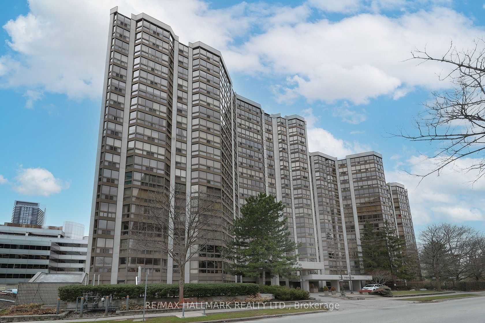 1704 - 10 Kenneth Avenue, Willowdale East, Toronto photo number 2