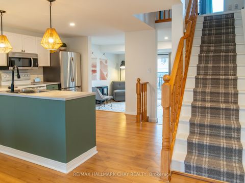 Photo 6 at 163 Columbia Road, Holly, Barrie