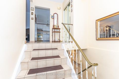 Photo 1 at 16 Orchardcroft Crescent, York University Heights, Toronto