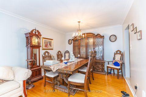 Photo 4 at 16 Orchardcroft Crescent, York University Heights, Toronto