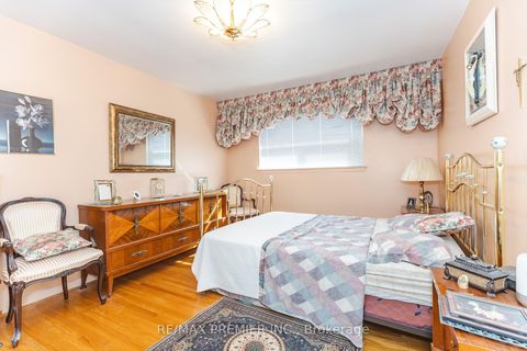 Photo 13 at 16 Orchardcroft Crescent, York University Heights, Toronto