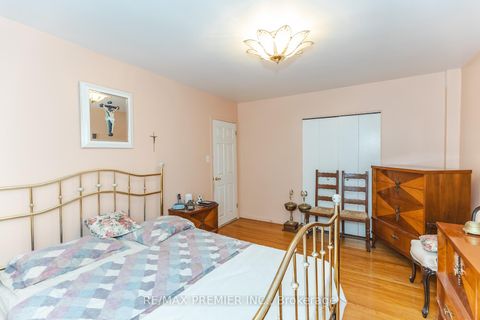 Photo 14 at 16 Orchardcroft Crescent, York University Heights, Toronto