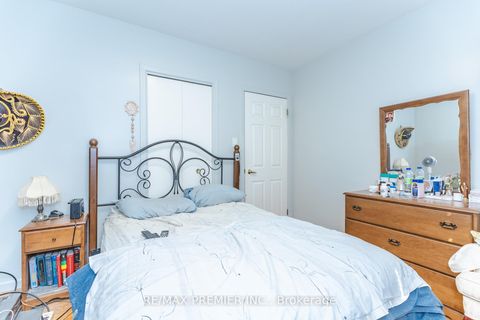 Photo 15 at 16 Orchardcroft Crescent, York University Heights, Toronto