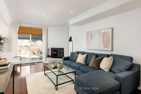 Photo 2 at 42 Cog Hill Drive, Glen Shields, Vaughan