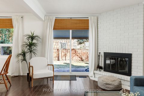 Photo 4 at 42 Cog Hill Drive, Glen Shields, Vaughan