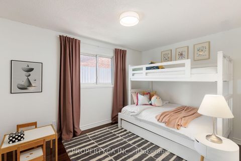 Photo 20 at 42 Cog Hill Drive, Glen Shields, Vaughan