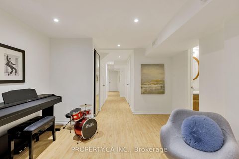 Photo 29 at 42 Cog Hill Drive, Glen Shields, Vaughan