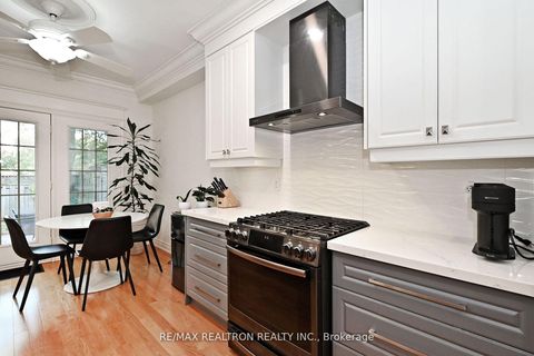 Photo 19 at 100 Kingsbridge Circle, Beverley Glen, Vaughan