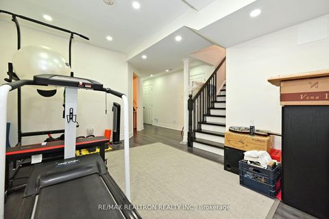 Photo 36 at 100 Kingsbridge Circle, Beverley Glen, Vaughan