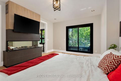 Photo 11 at 58 Farningham Crescent, Rosethorn, Toronto