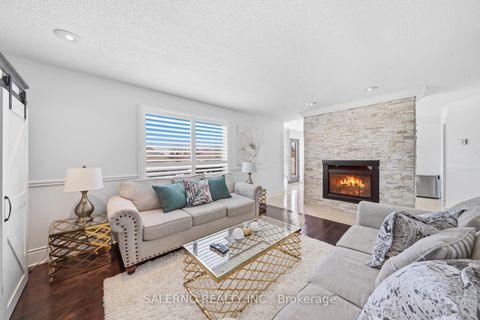 Photo 10 at 115 Ayton Crescent, Islington Woods, Vaughan