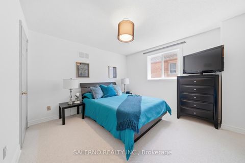 Photo 28 at 115 Ayton Crescent, Islington Woods, Vaughan