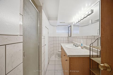 Photo 13 at 48 Goddard Street, Bathurst Manor, Toronto