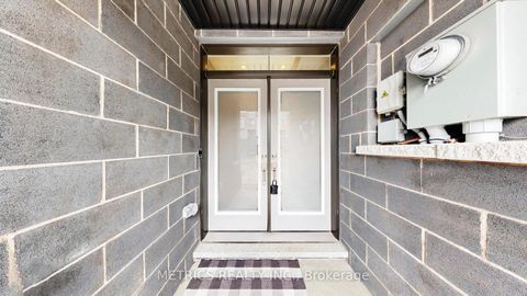 Photo 2 at 4 Glenngarry Crescent, Maple, Vaughan