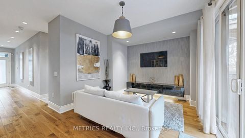 Photo 4 at 4 Glenngarry Crescent, Maple, Vaughan